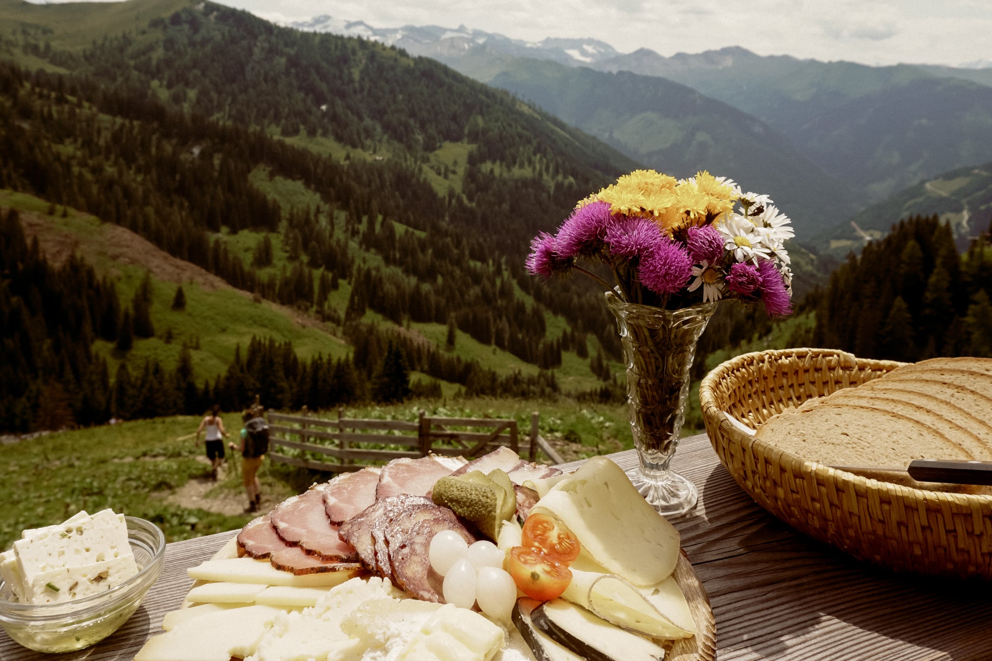 Genieße eine zünftige Brettljause beim Steinmannbauer.