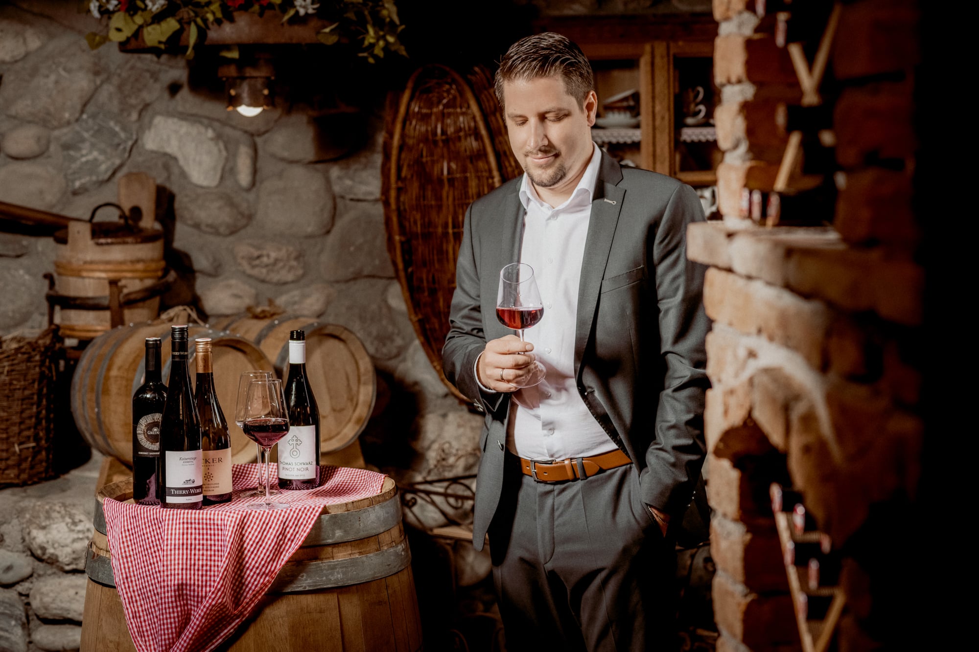 Hans Kibler verkostet gemeinsam mit dir direkt im Onkl Xonna zahlreiche Weine.